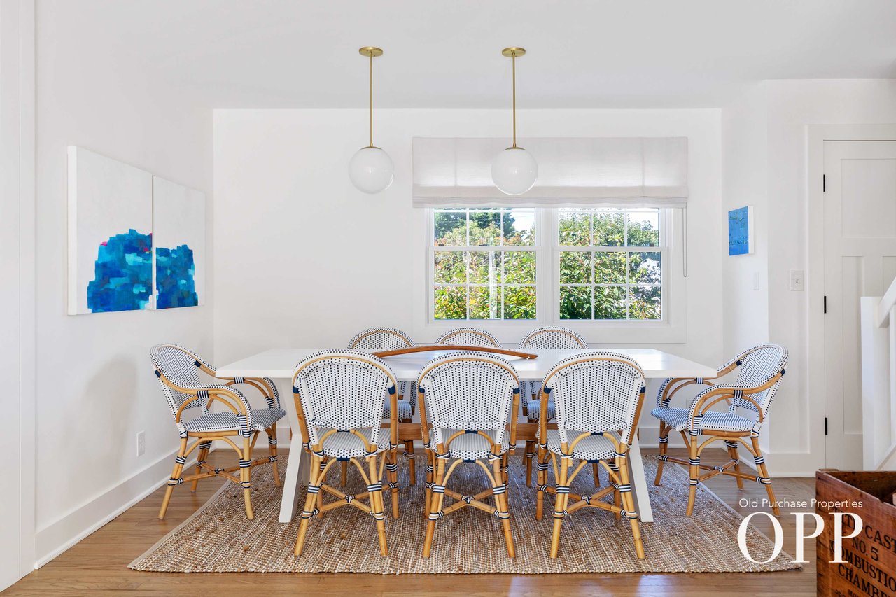  Stylish Cape Cod Retreat in Bellport Village
