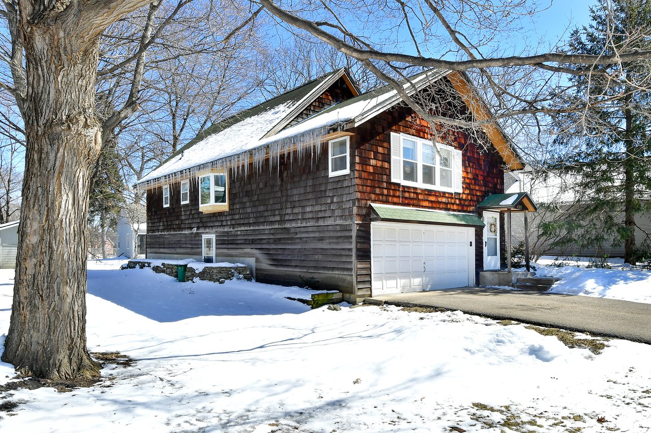 4285 Northern Rd | Deephaven