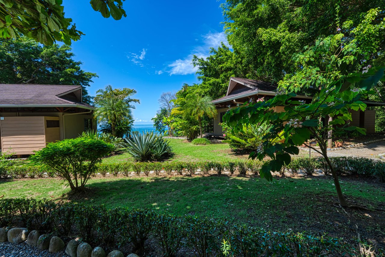 Boutique Hotel Overlooking the Pacific Ocean