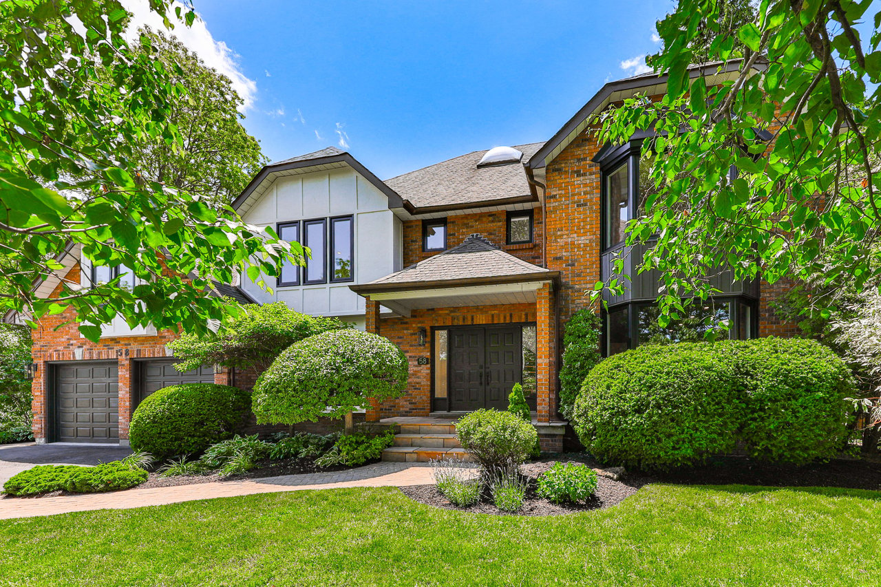 Elegant Luxury Living in Southeast Oakville