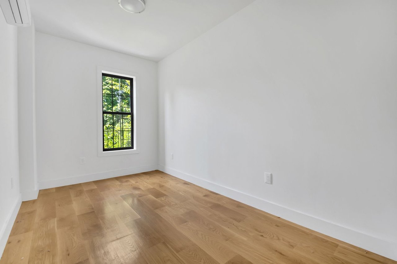 1101 Putnam Avenue, Unit 2