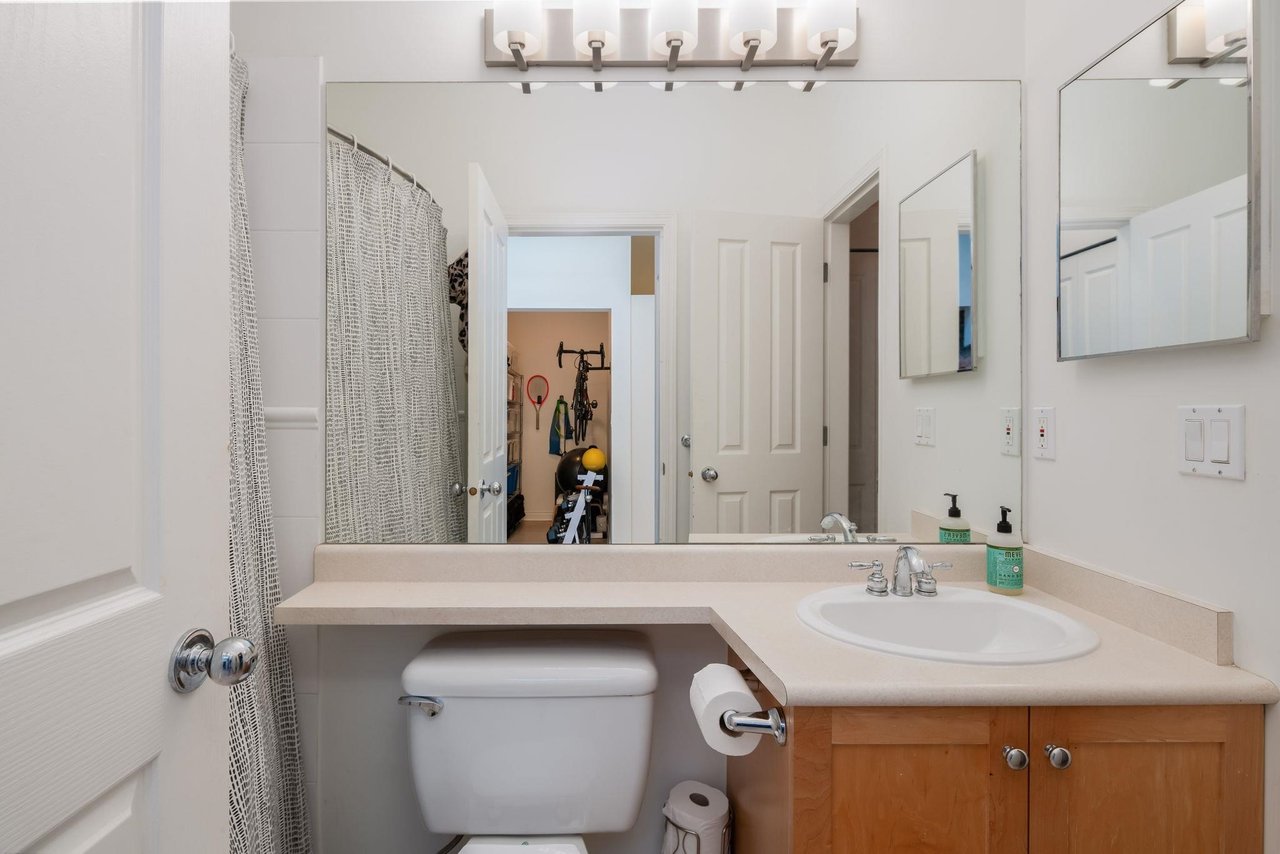 301-1675 W 10th Ave