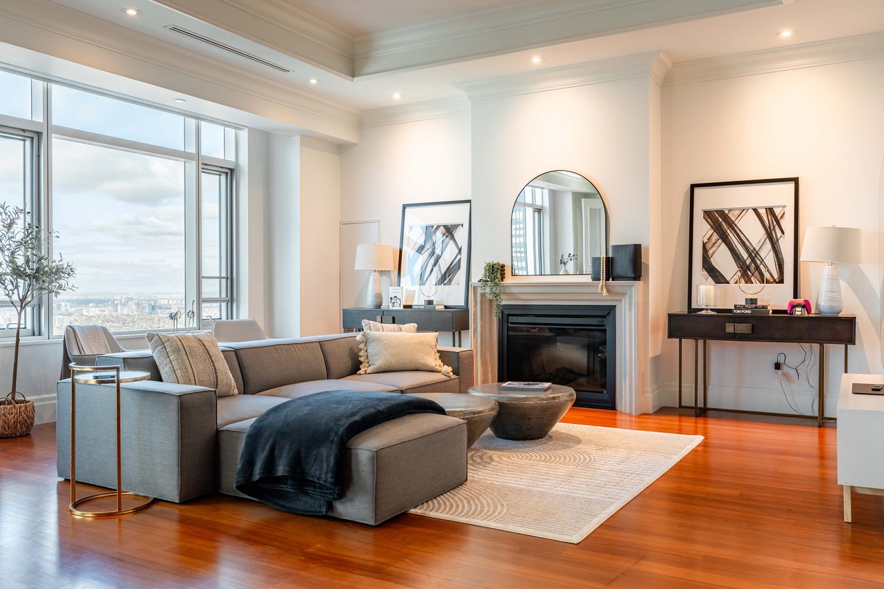 311 Bay St #5104, Toronto