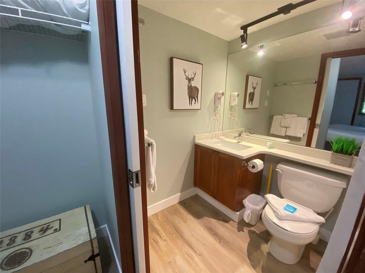 27/27A-4388 Northlands Blvd