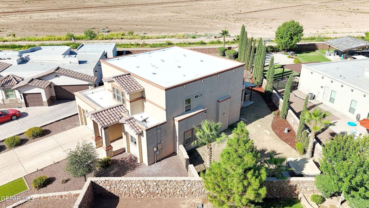 6065 Via De Los Arboles