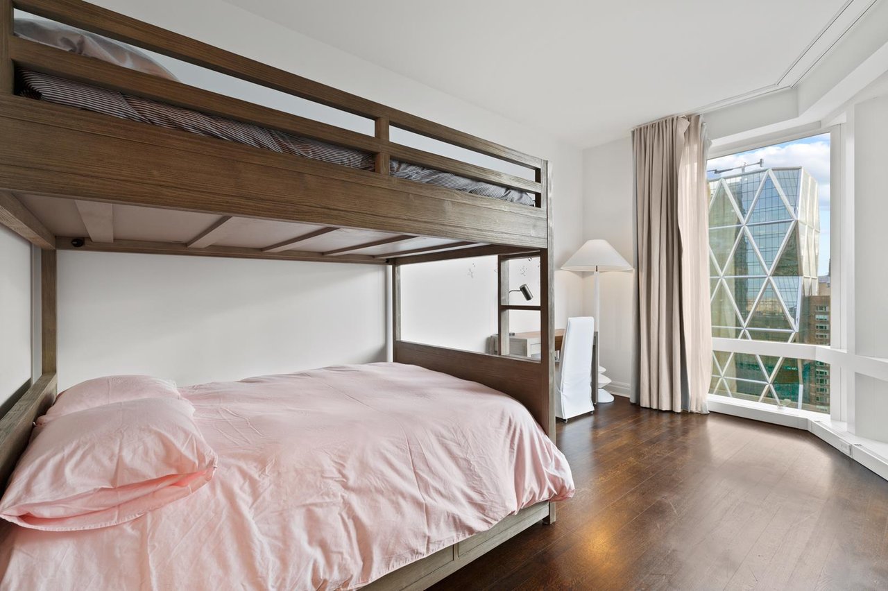 25 Columbus Circle, Apt 61-E