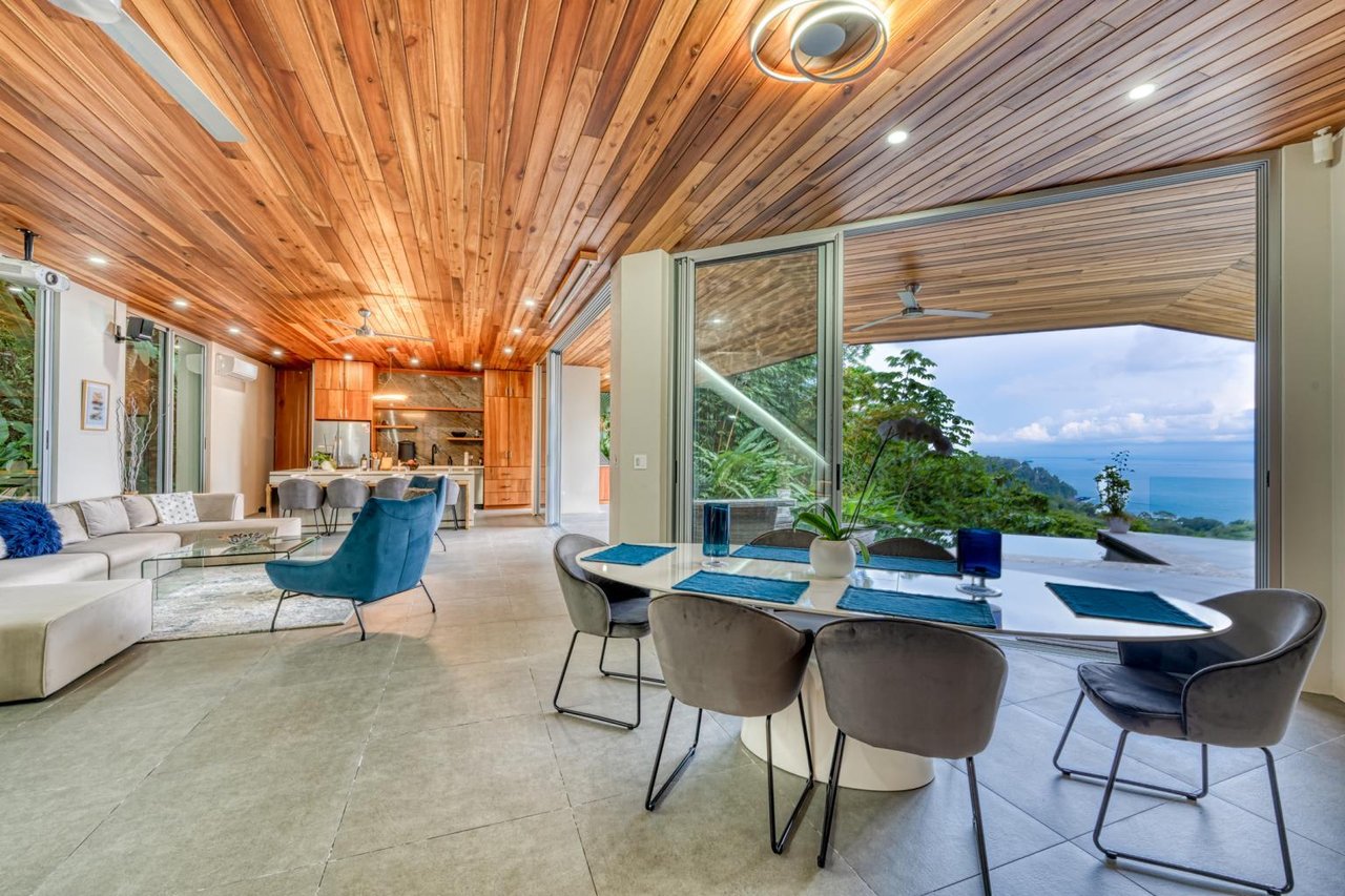 Luxurious Tropical Style Casa Sulit