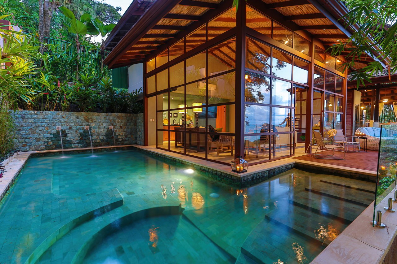Balinese Tropical Rental Villa, Manuel Antonio, Puntarenas