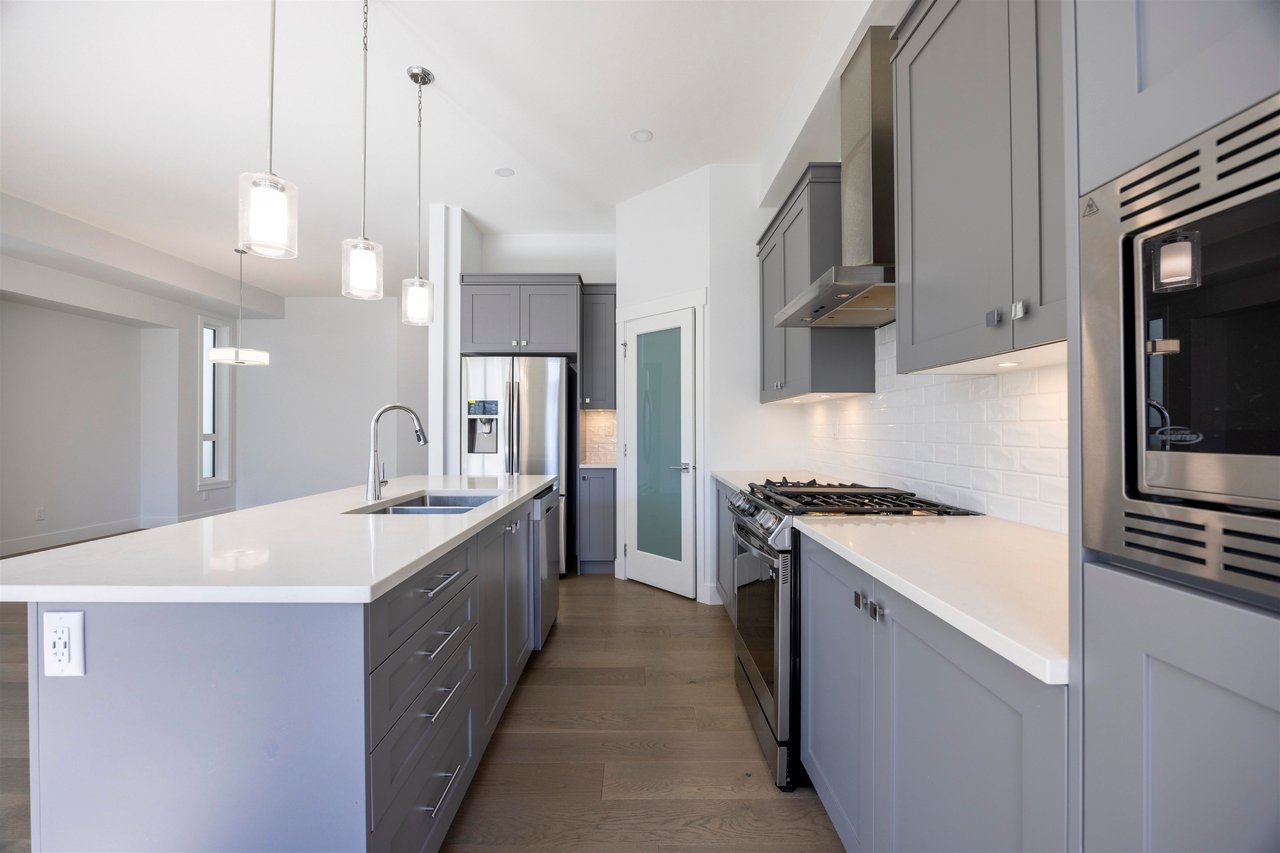 7846 204 St