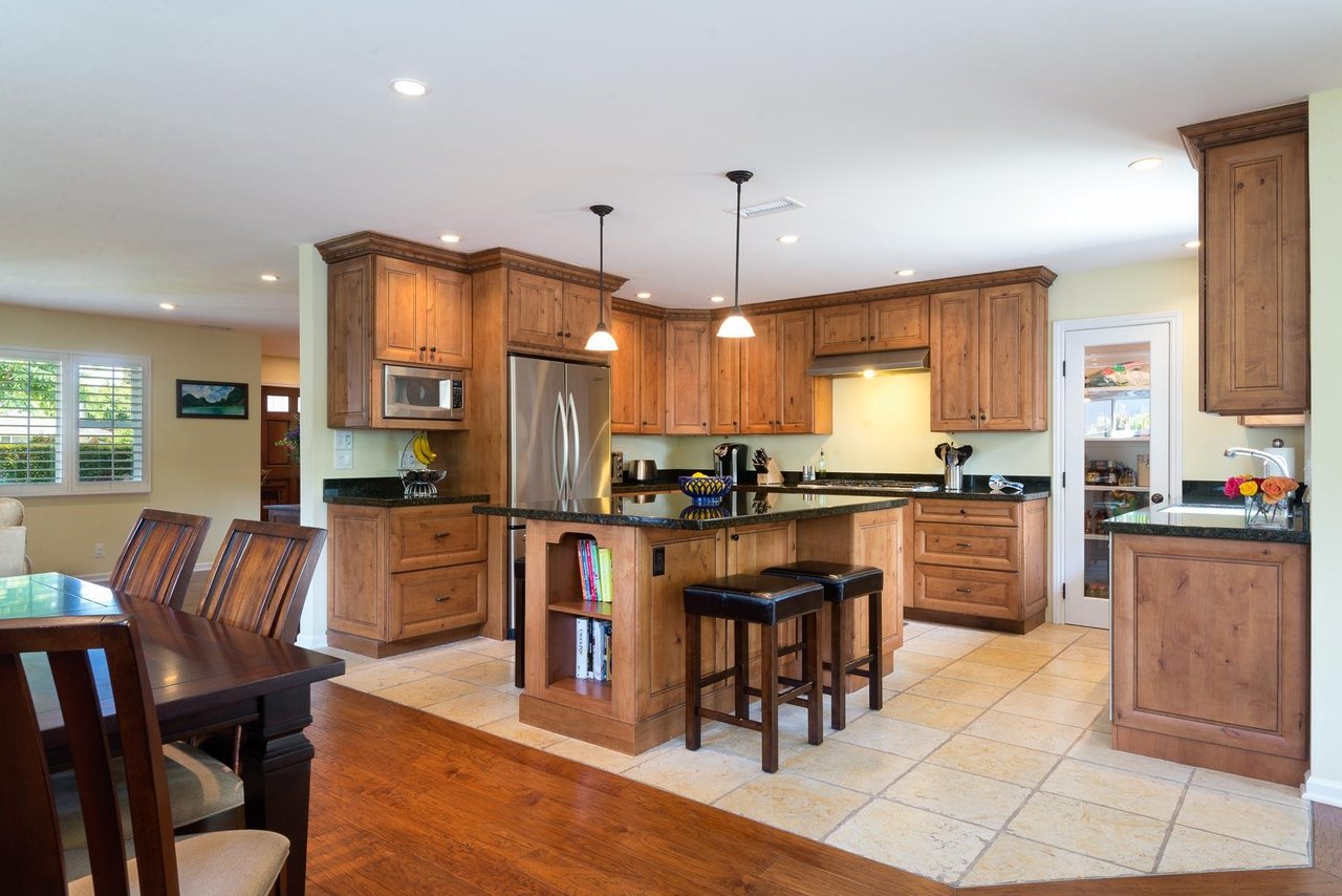 452 San Marino Dr