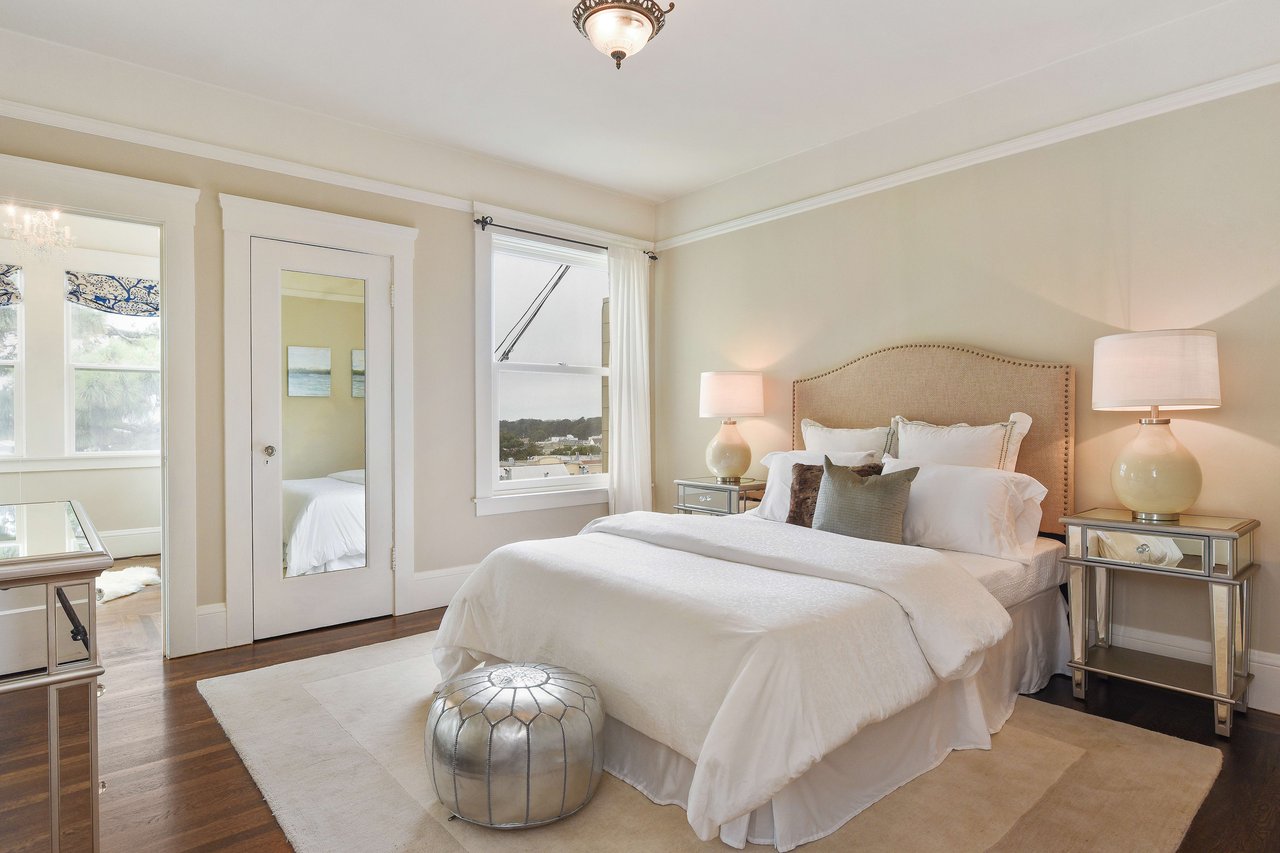 Chic Top Floor Inner Sunset Condominium