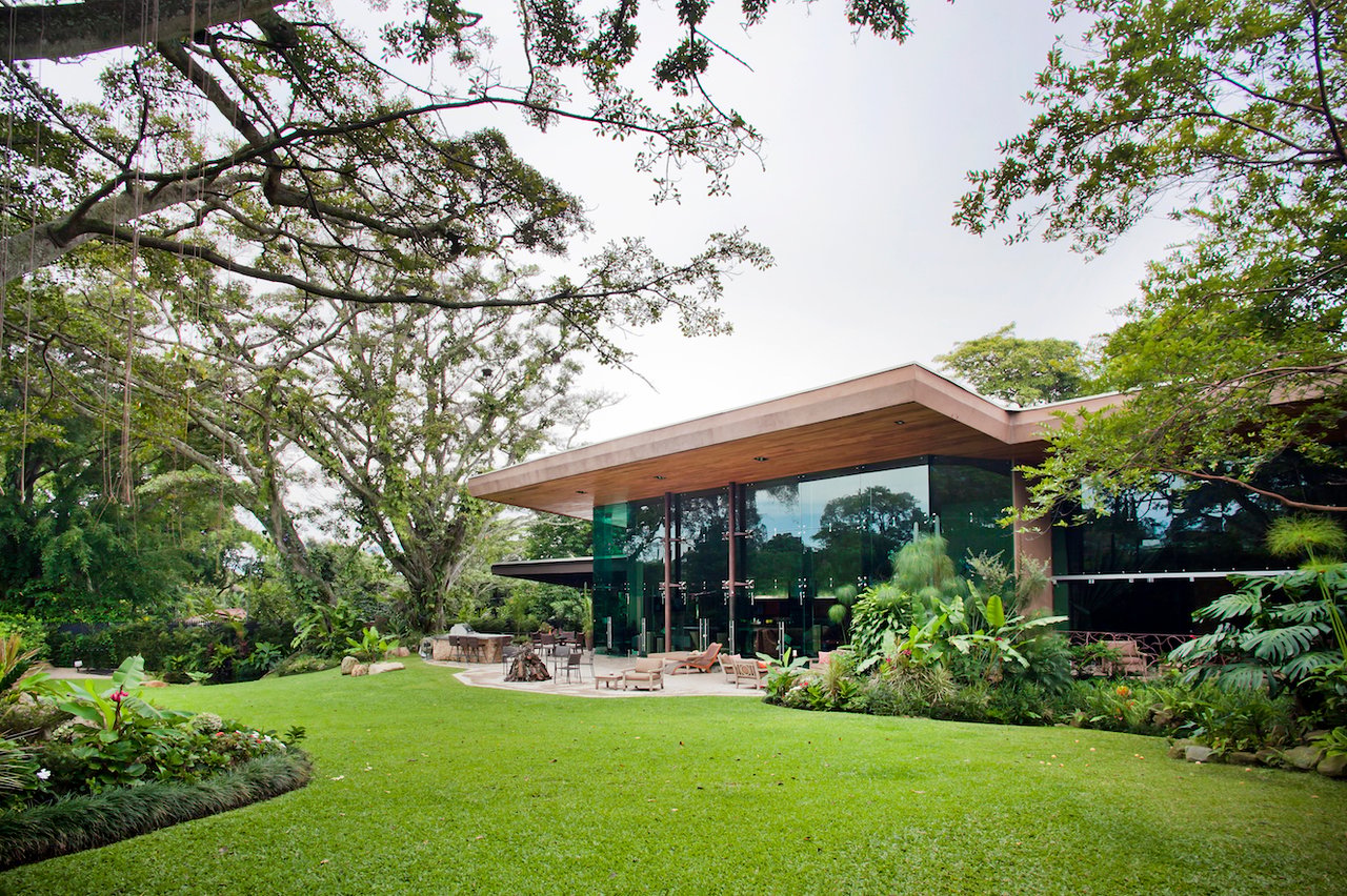 Private Secure Garden Estate, Escazu, San Jose