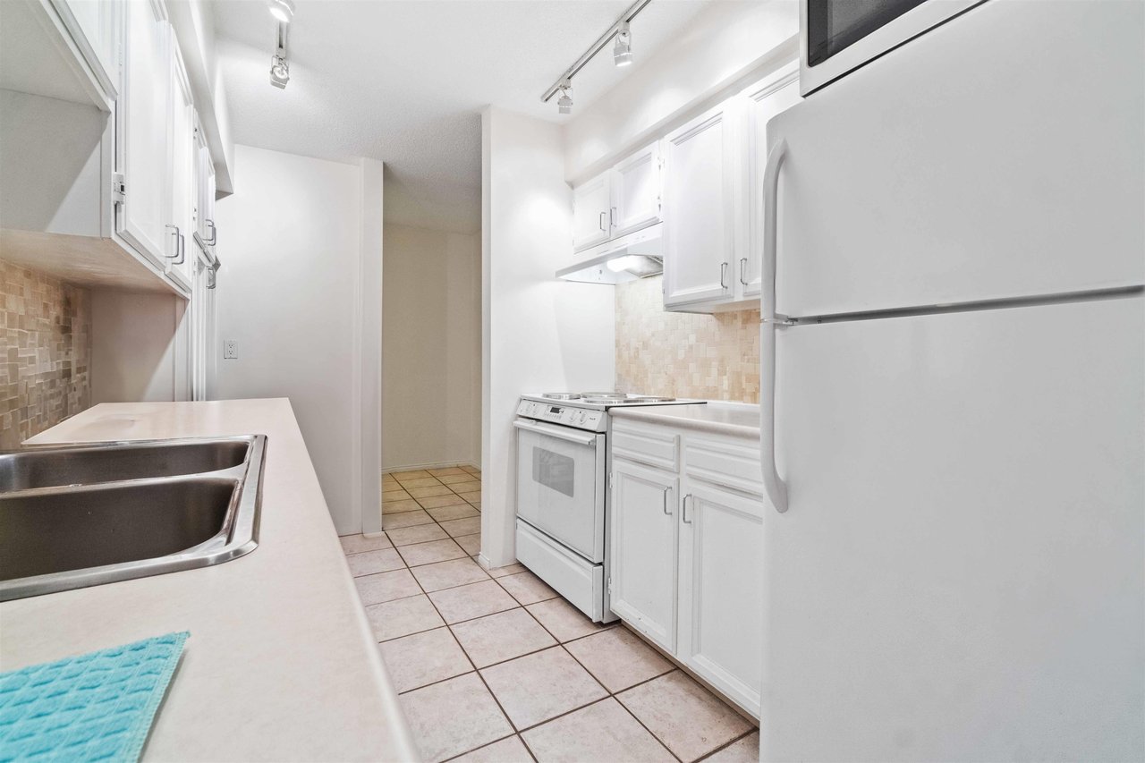 310-2255 W 8th Ave