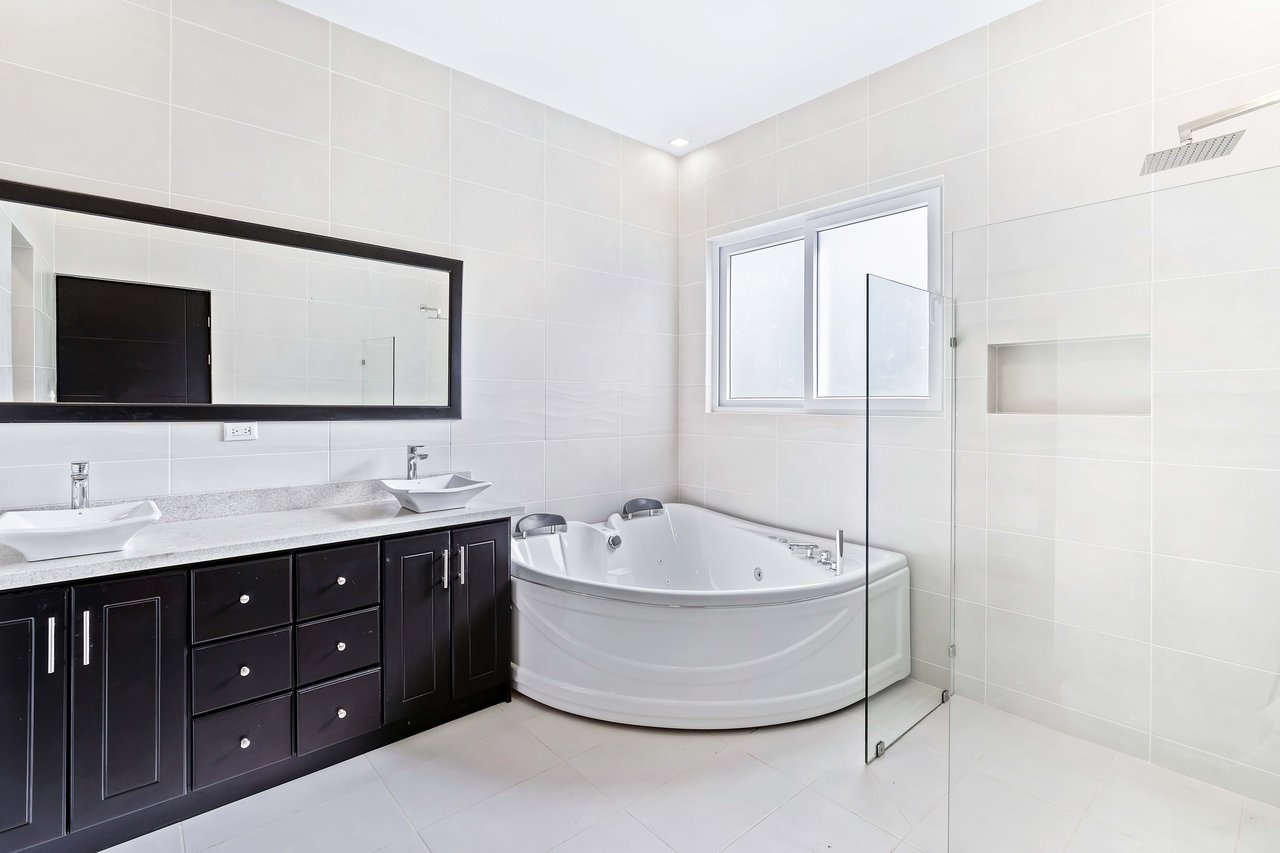 Jacarandas #22 | Modern Townhome with Amenities Just Minutes from the Beach