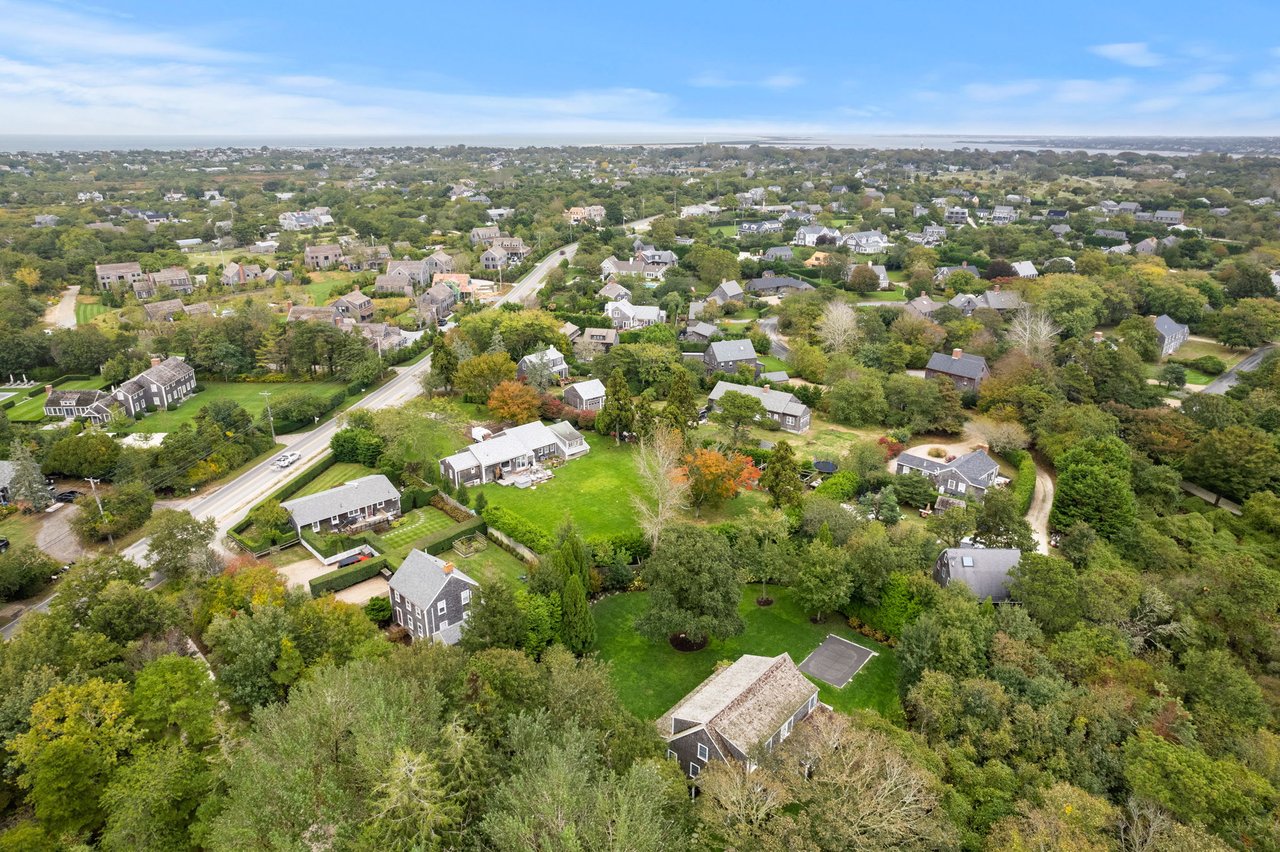 6 Oak Hollow Ln