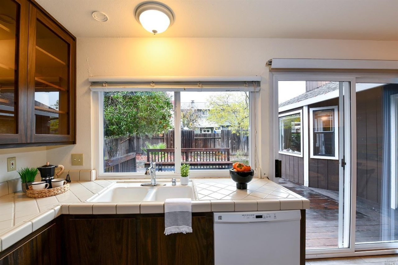 424 Simi Pl