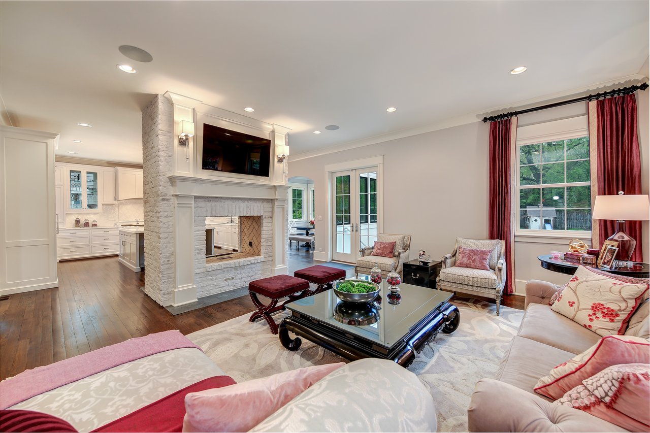 Impeccable Craftsmanship In This Sophisticated Modern Home