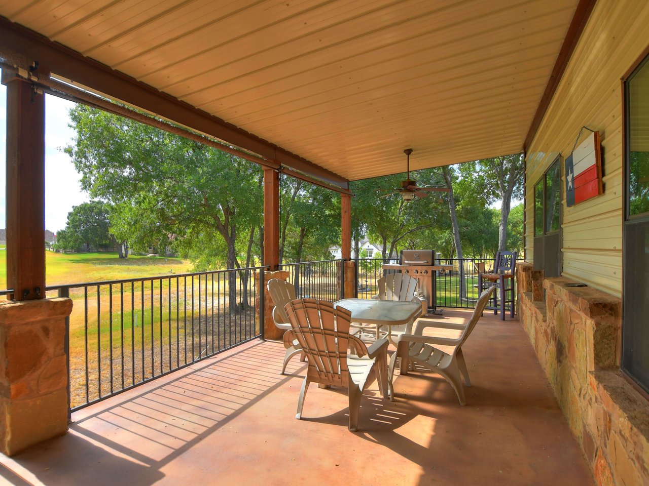 1138 Skyline Dr