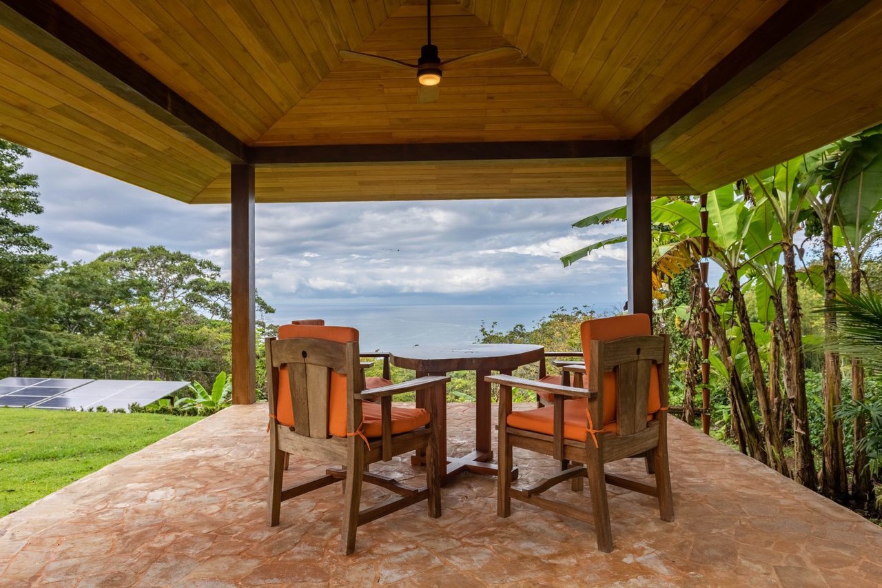 Solar Powered Ocean View Estate, Dominical, Puntarenas