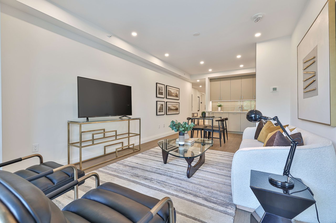 285 Avenue Road Suite #403