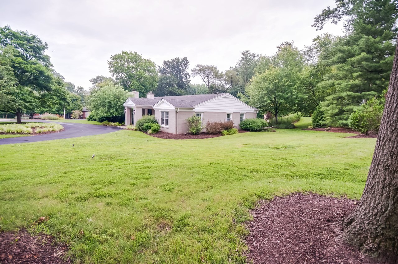 Sophisticated Ladue Ranch With Pool and Carriage House