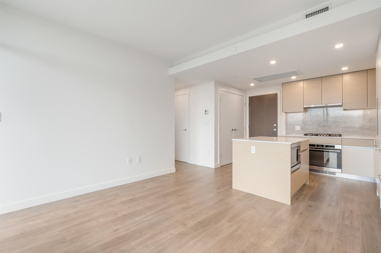 1007-200 Klahanie Ct