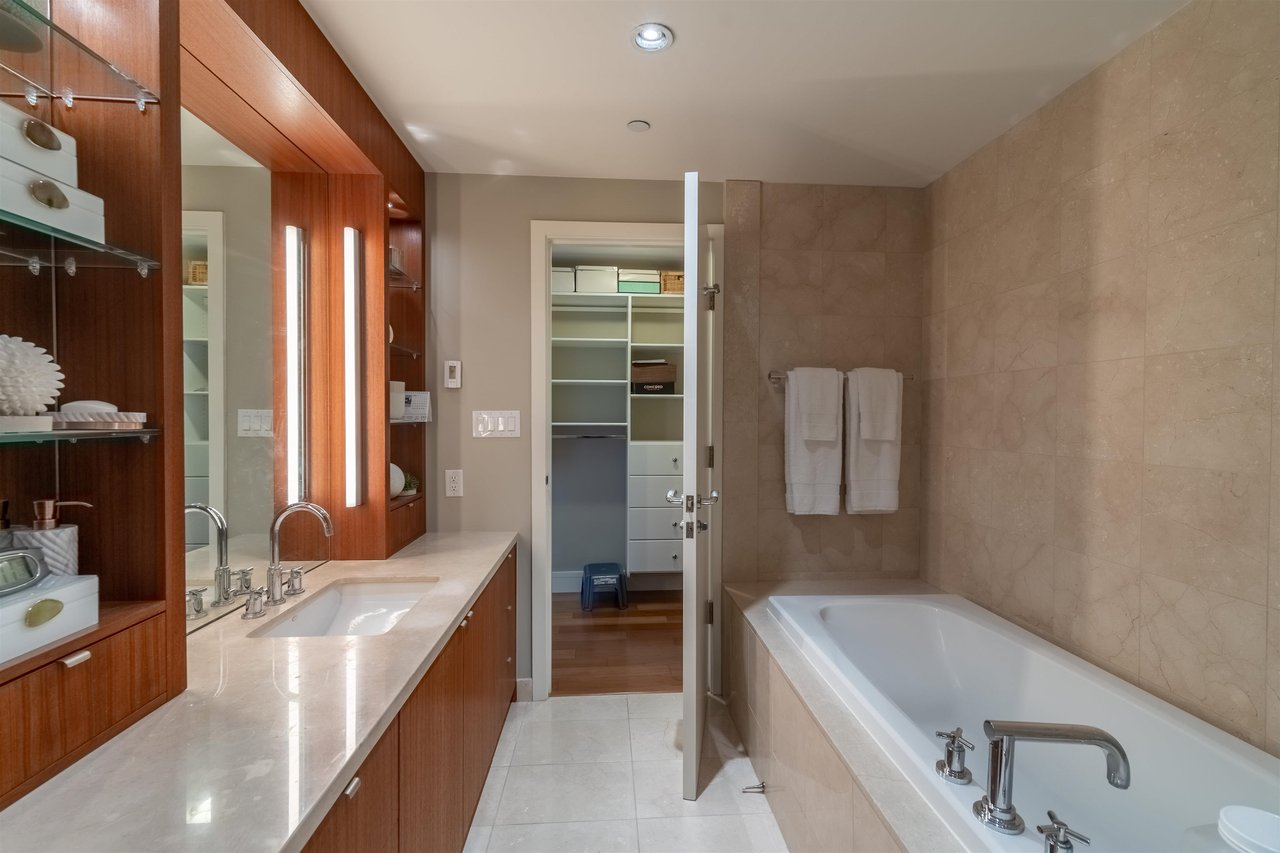 203-628 Kinghorne Mews, Vancouver