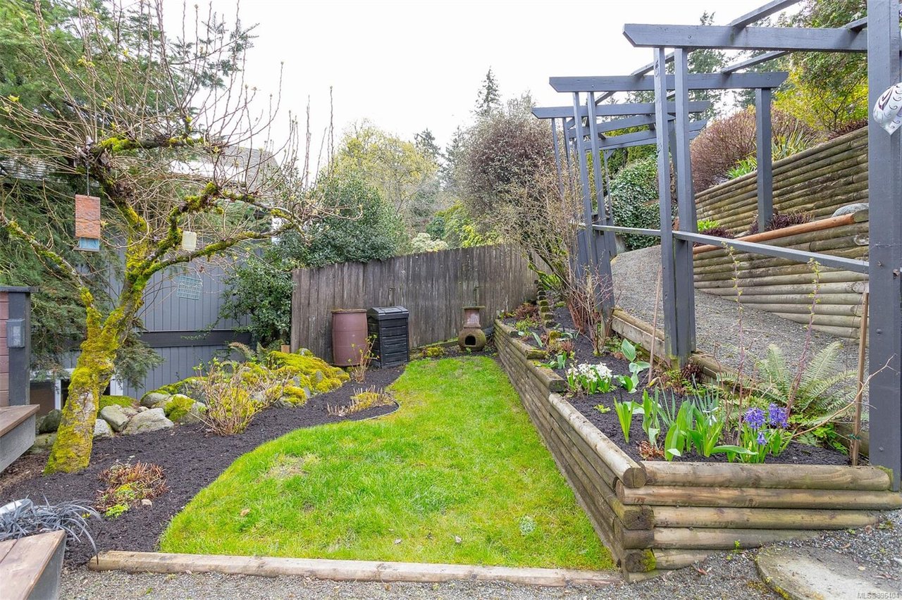 7448 East Saanich Rd, Central Saanich