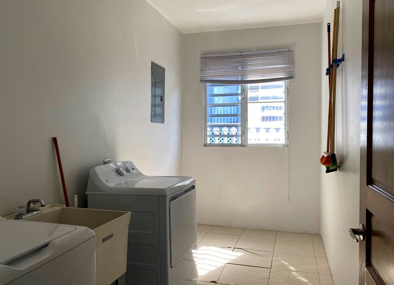 192 Penthouse Three Bedroom Apartment in Belle Vue