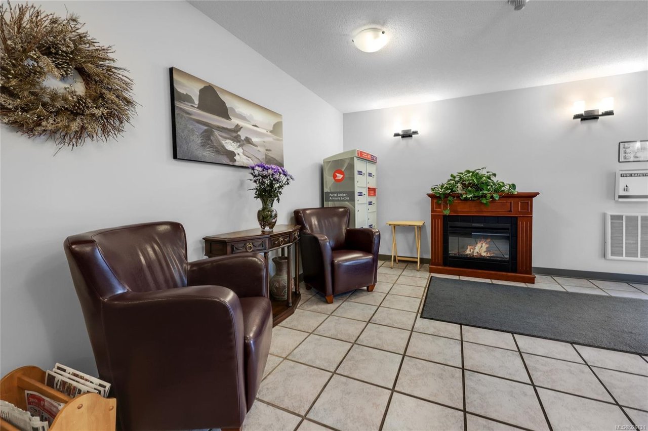 209-651 Jolly Pl