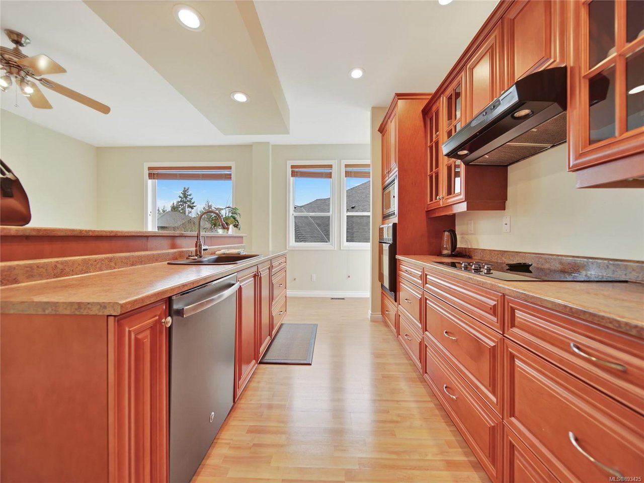 1260 Rockhampton Close