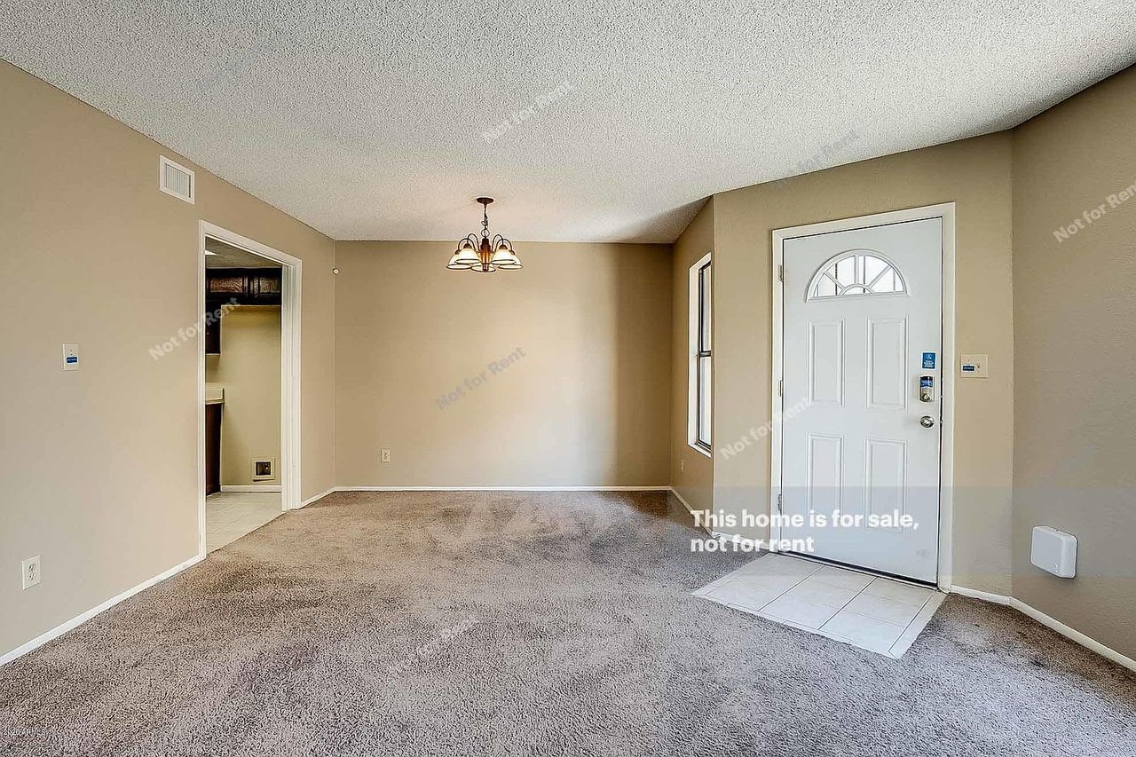 2040 S Longmore