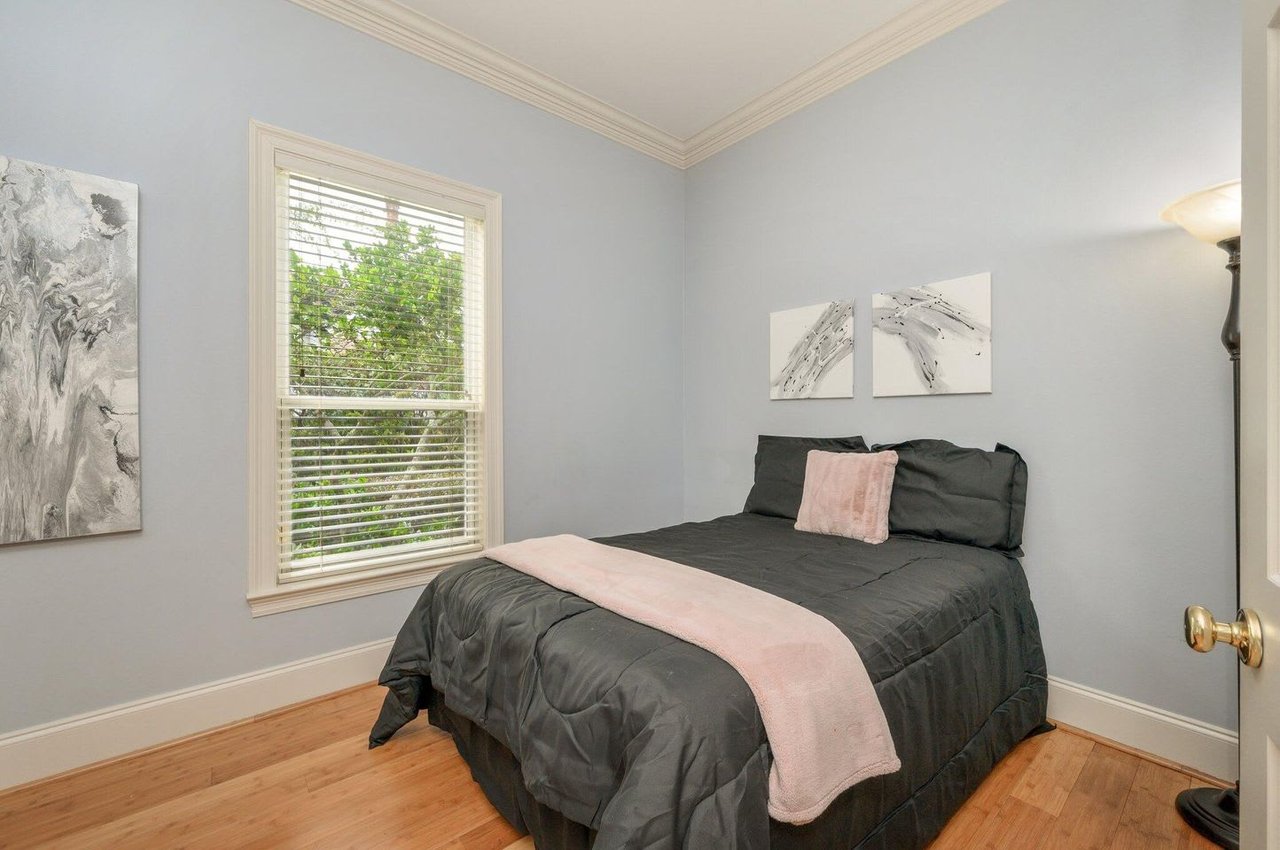 6290 Augusta Cove