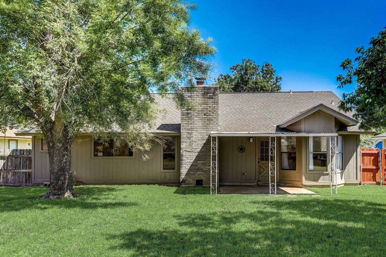 Transform this 1-Story Brushy Creek Home w/ a New Roof into Your Dream Oasis!