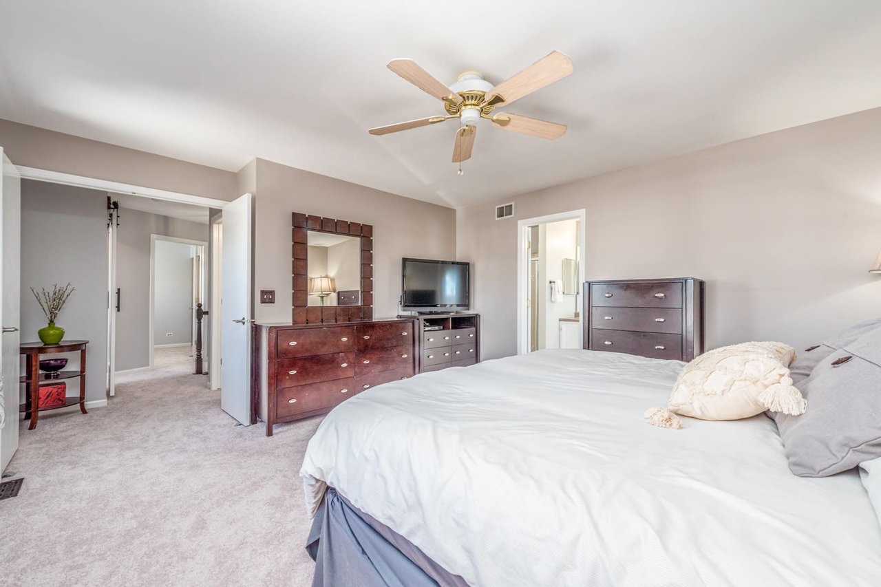 5390 Lansbury Circle