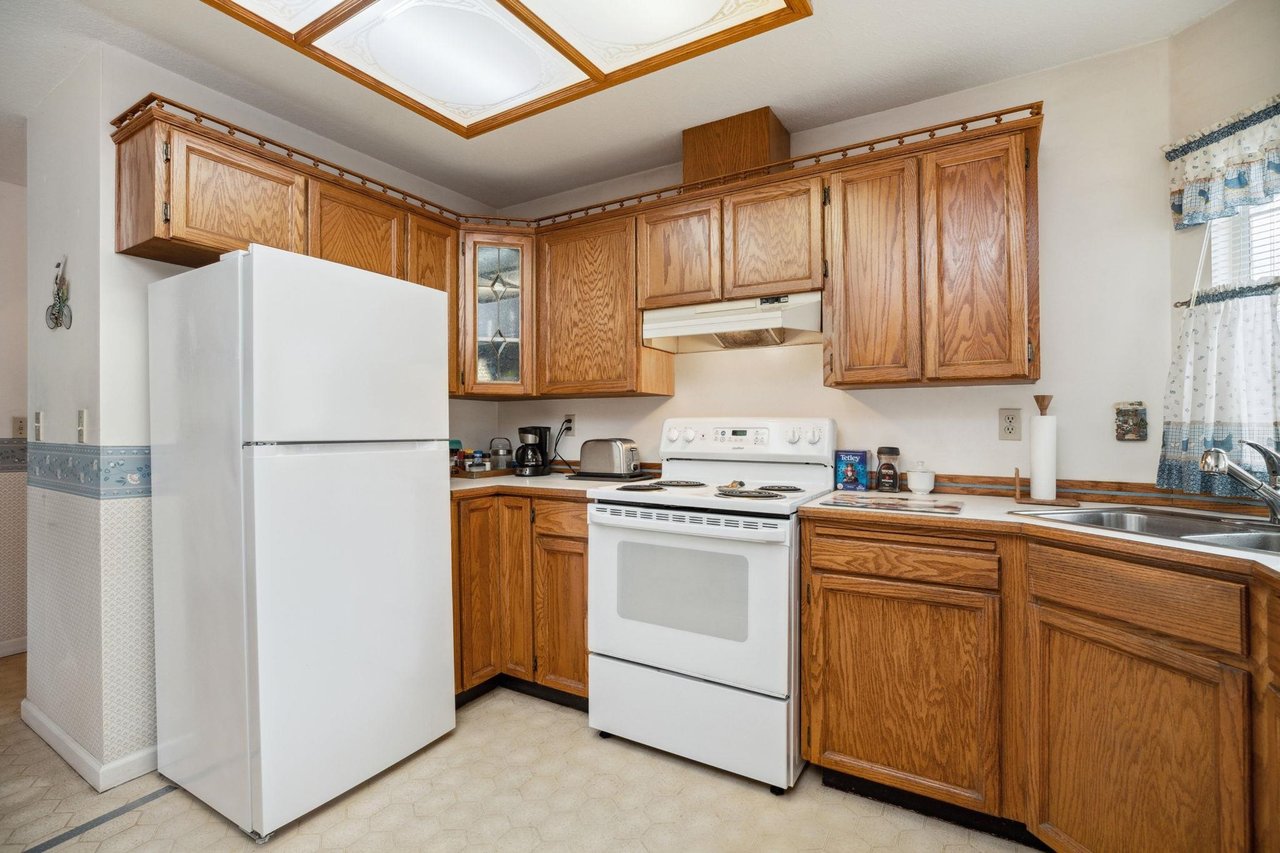116-15121 19 Ave
