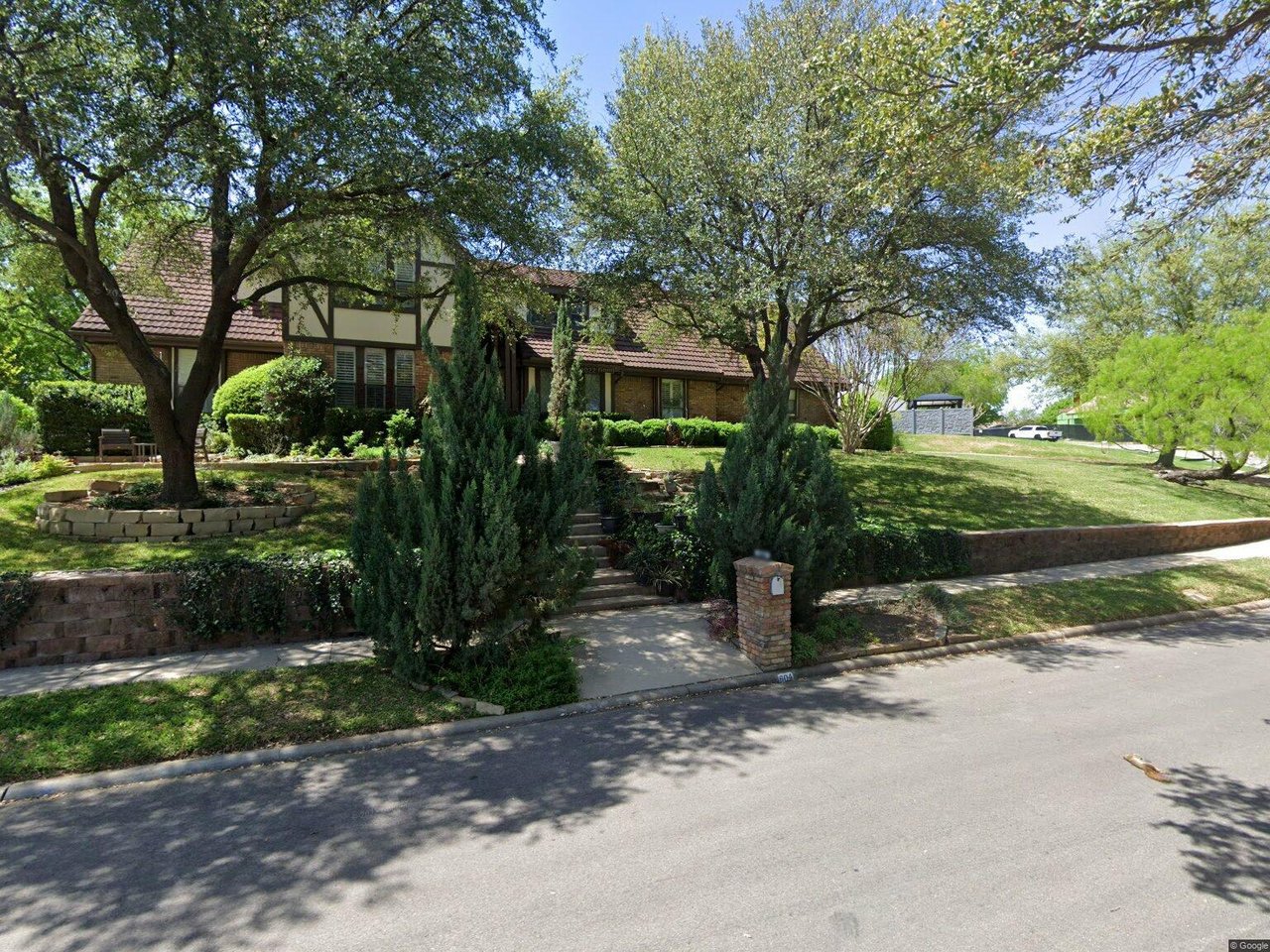 604 Guadalajara Cir