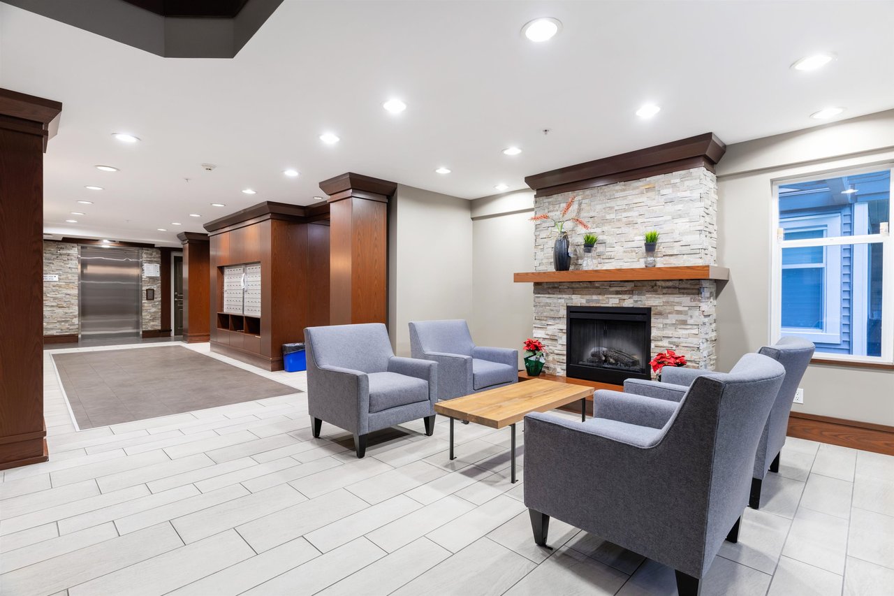 310-4868 Brentwood Dr