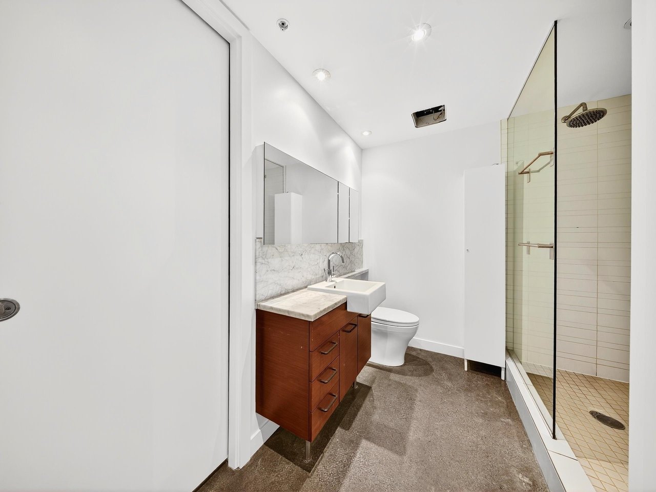 520-256 E 2nd Ave