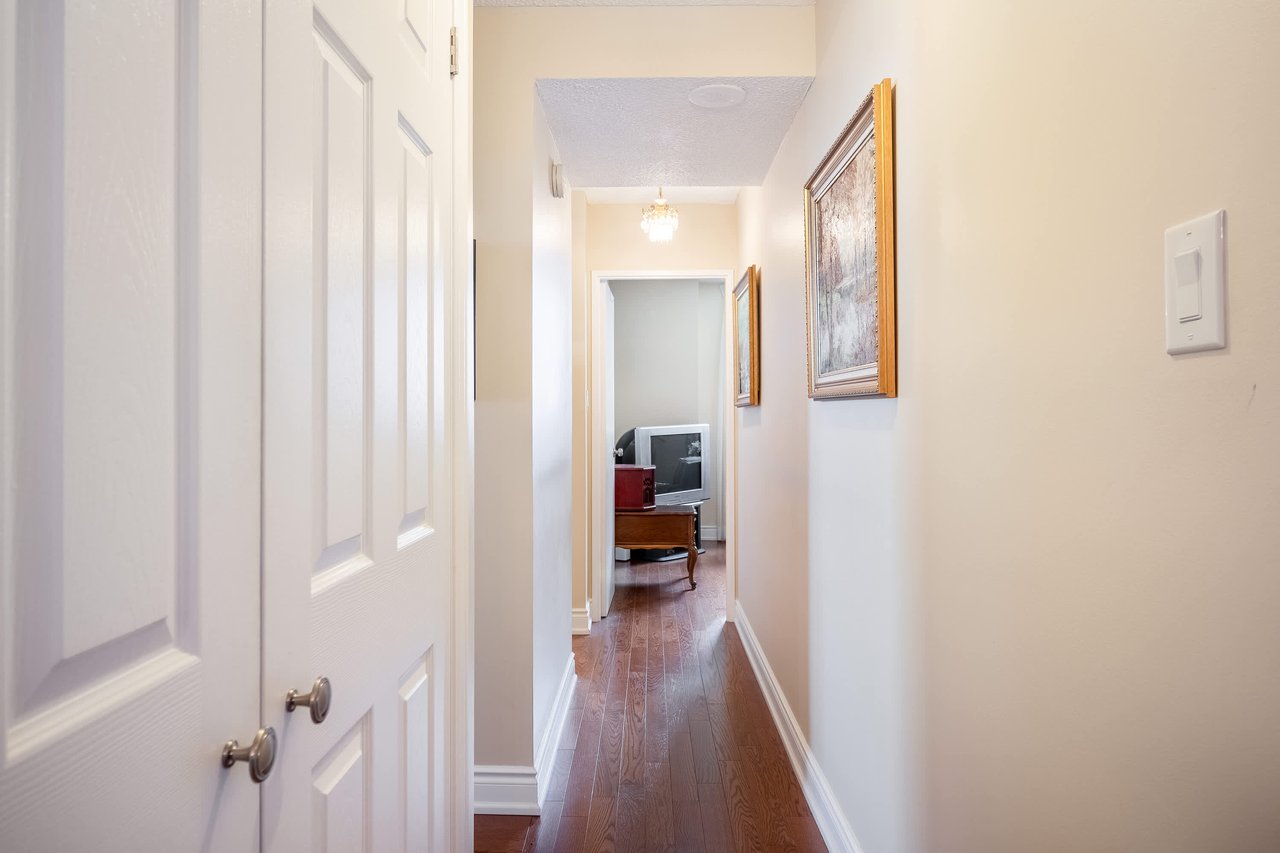 820 Burnhamthorpe Road #702