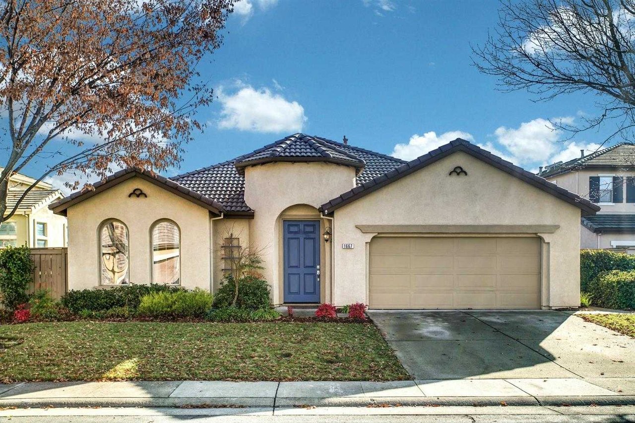 1667 Halverson Ct