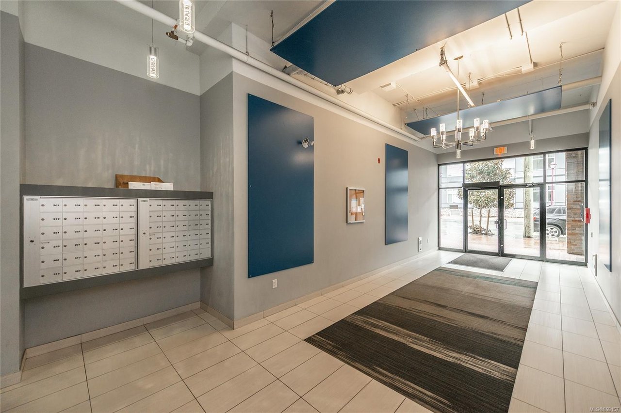 222-2871 Jacklin Rd