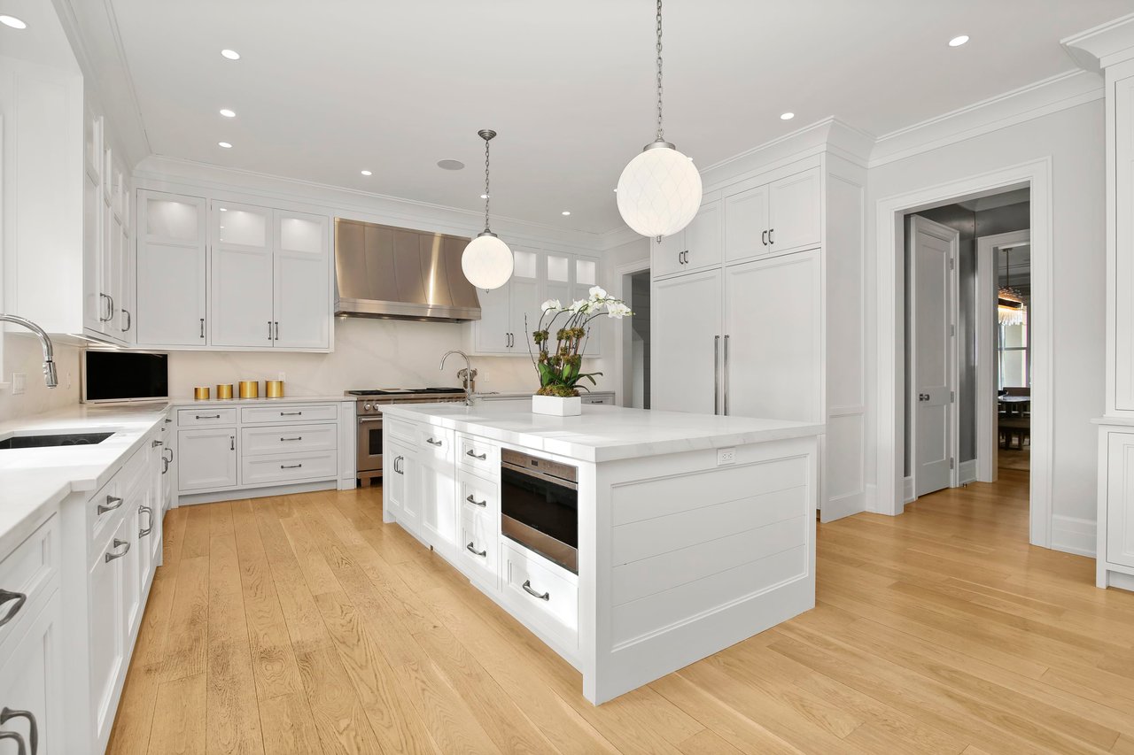 18 Mayflower Parkway