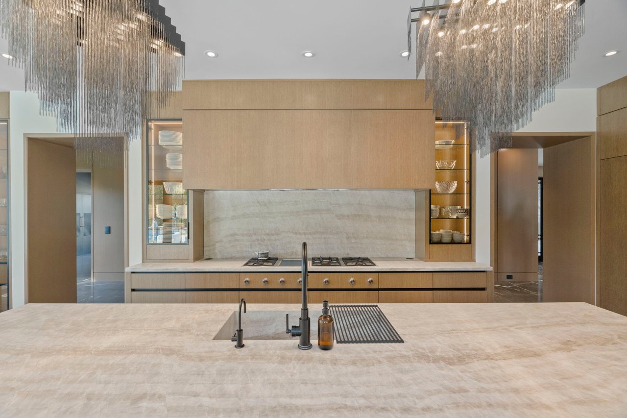 Within The Exclusive Narrows Of Pinewood Estates