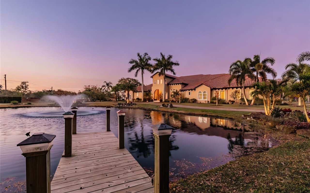 Highlighting Waterfront Amenities: Attracting Buyers to Your Odessa Property