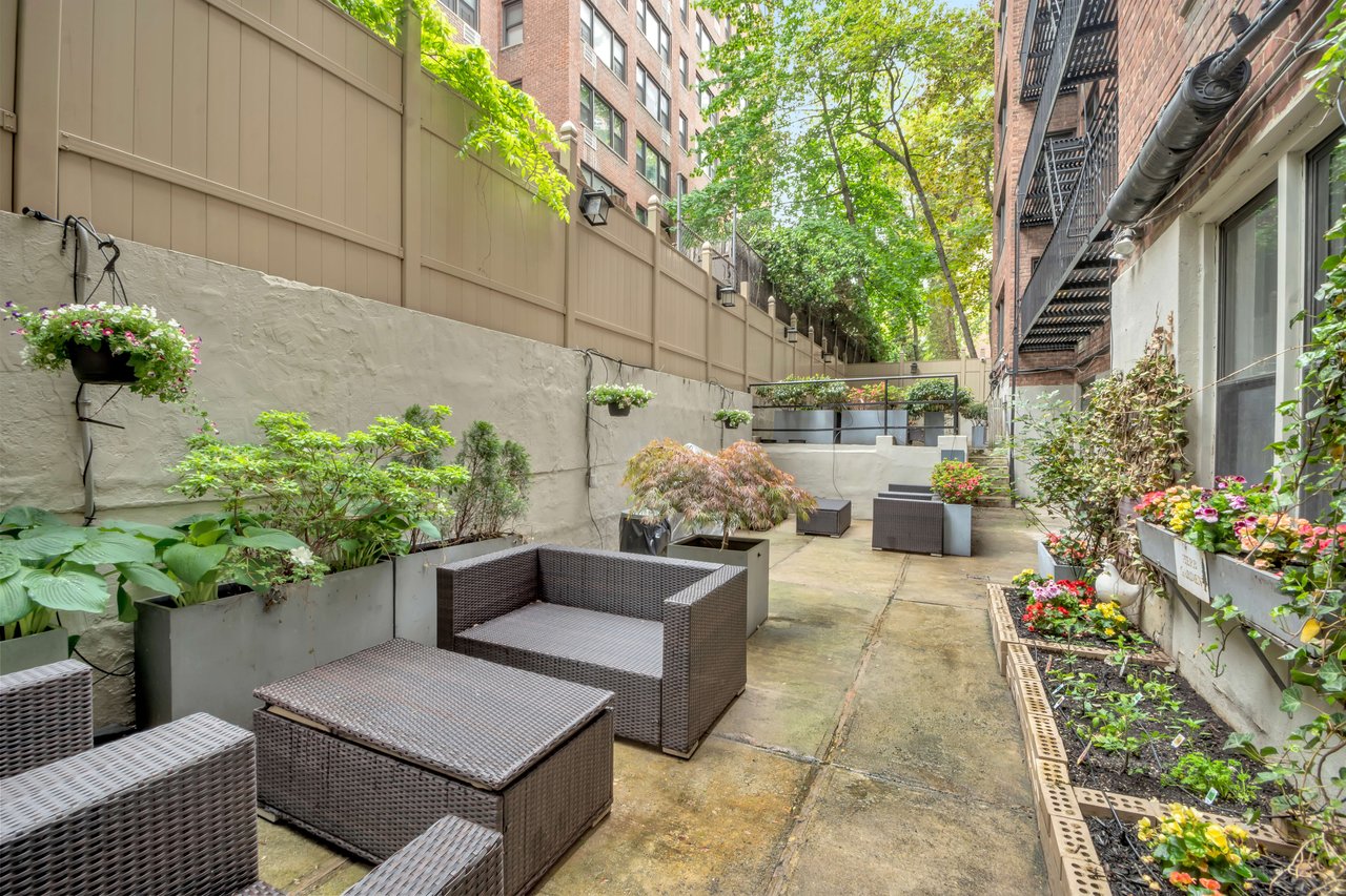342 E 53rd St, Unit 4B
