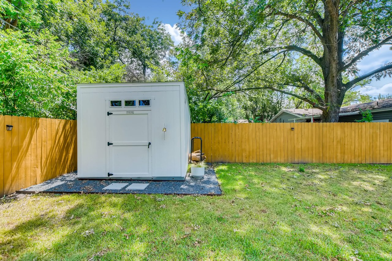 1606 Sweetbriar Avenue