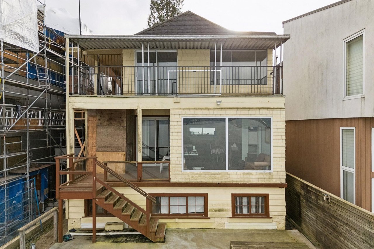 3243 Point Grey Rd