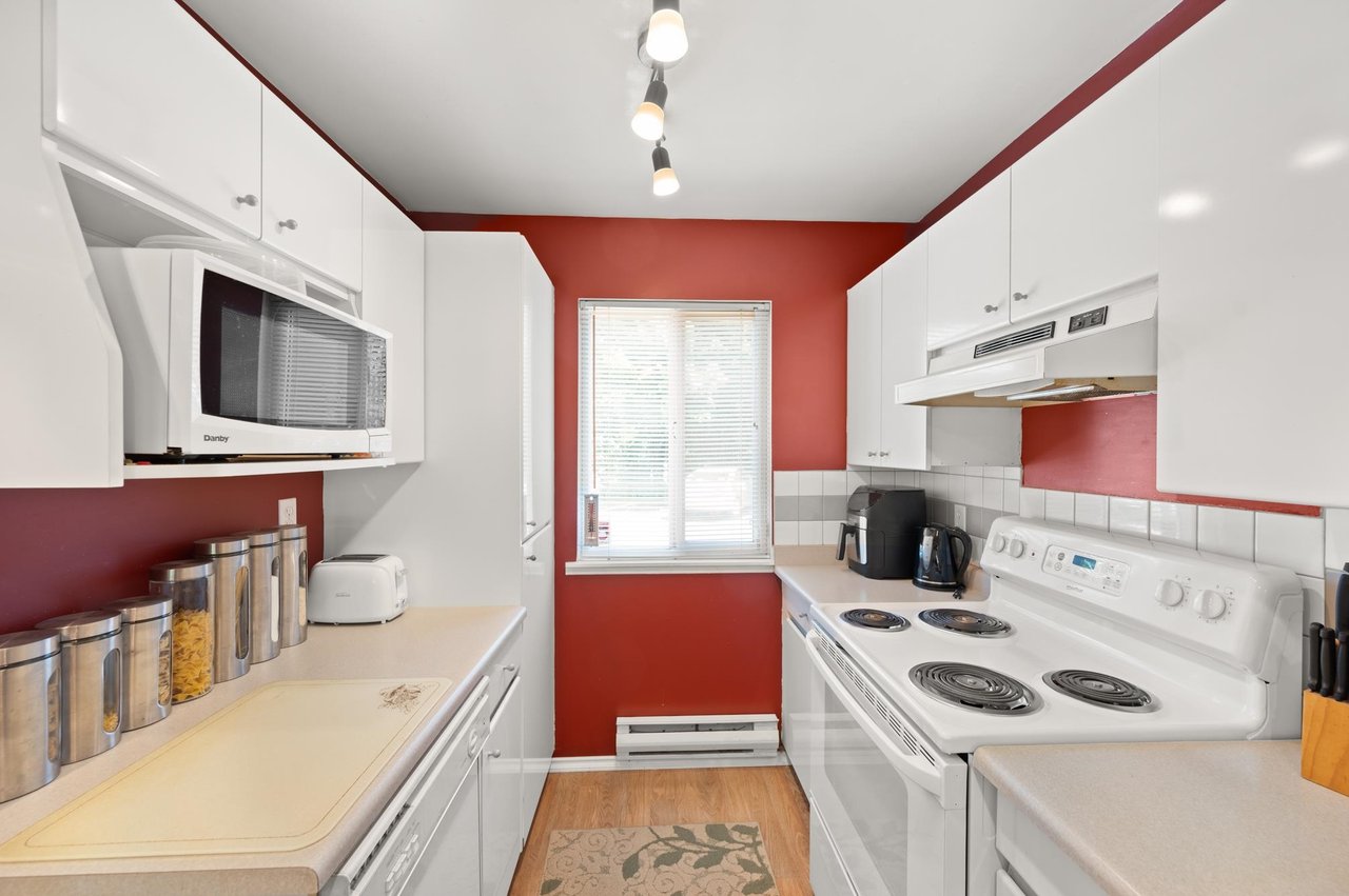 24-2830 W Bourquin Cres