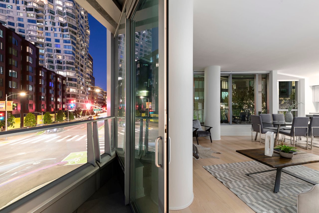 318 Main Street Unit: 2E